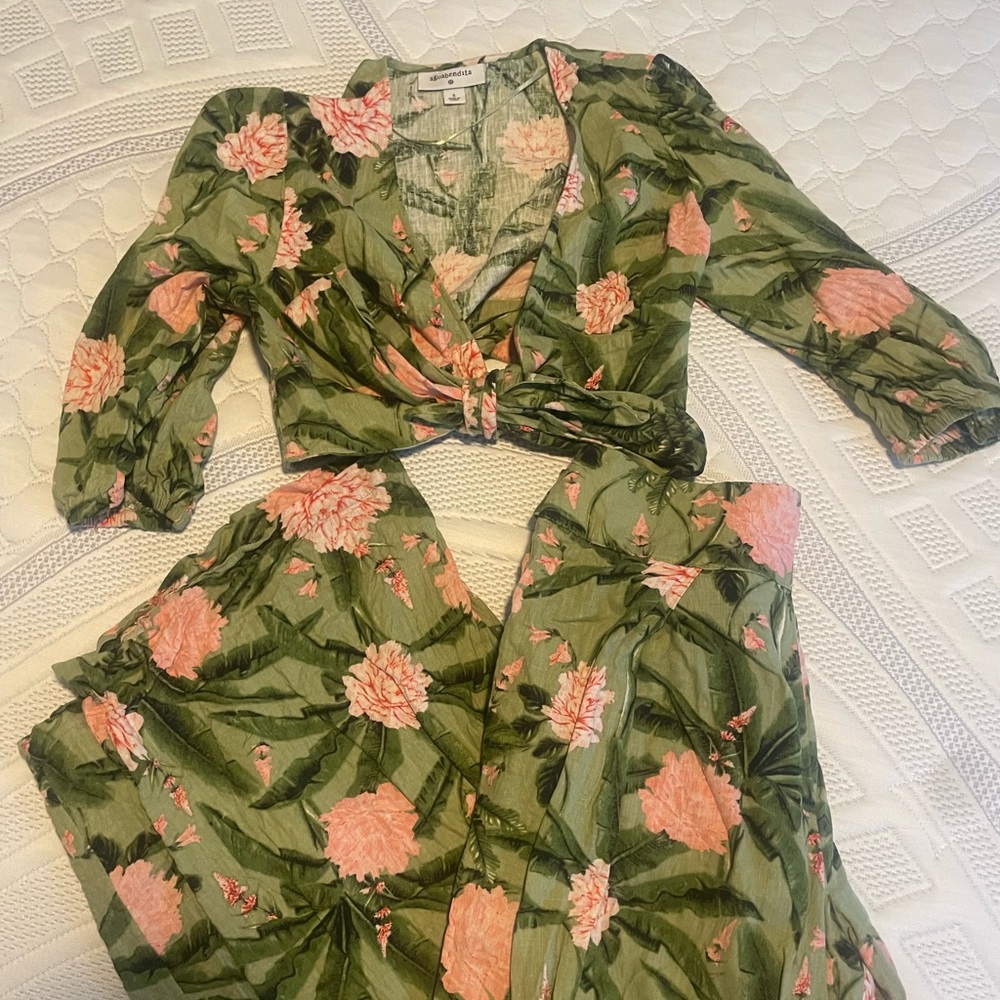 EUC Aqua Bendita x Target Large Peony Set